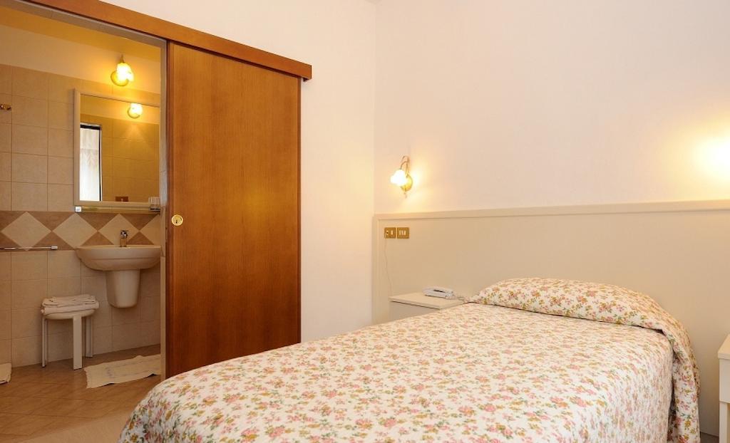Hotel San Sebastiano Perugia Kamer foto