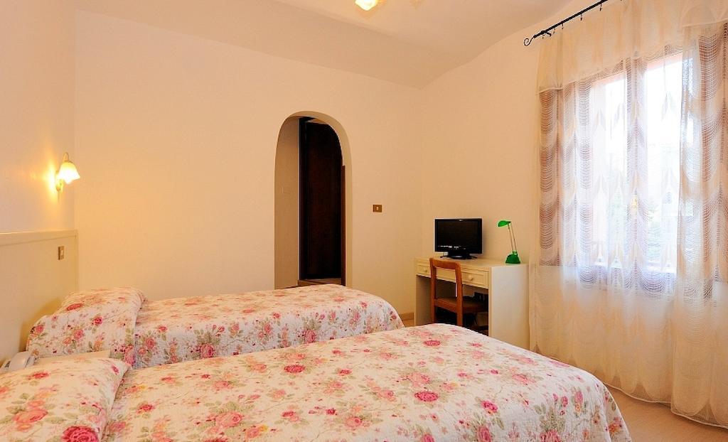 Hotel San Sebastiano Perugia Kamer foto