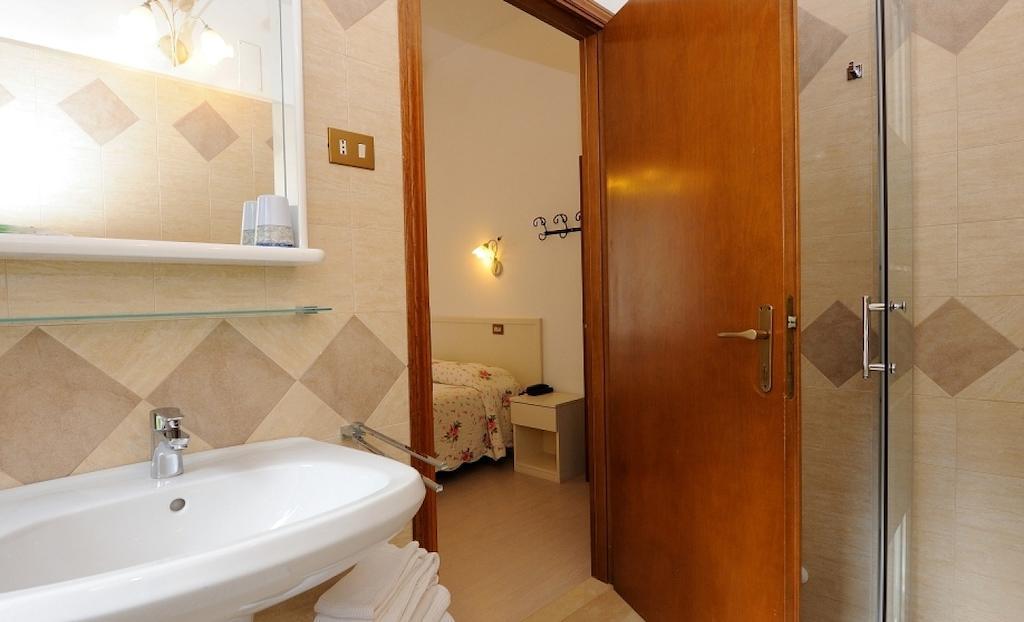 Hotel San Sebastiano Perugia Kamer foto
